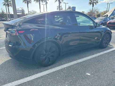 Used 2025 Tesla Model Y Long Range image 3