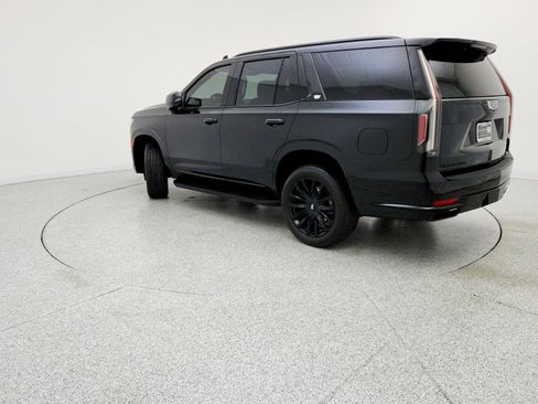 Used 2024 Cadillac Escalade Premium Luxury image 7