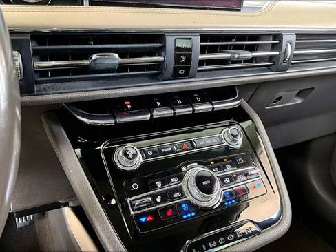 Used 2020 Lincoln Corsair FWD w/ Premium Package image 23