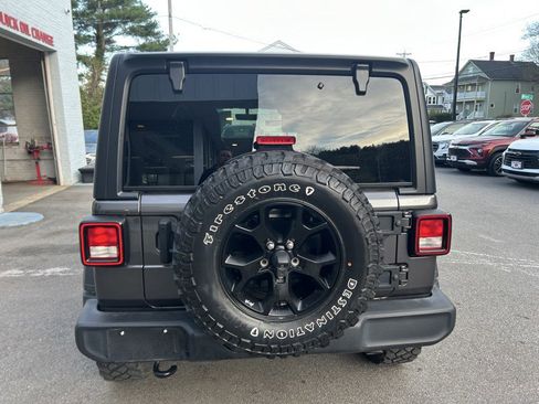 Used 2022 Jeep Wrangler Unlimited Sport AWD/4WD image 17