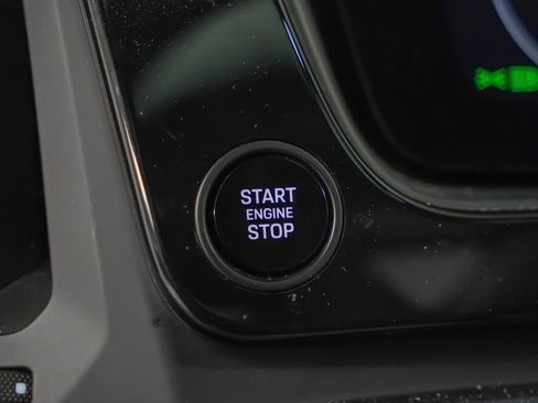 New 2025 Porsche Cayenne S image 25