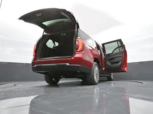 New 2025 GMC Yukon XL Elevation image 87
