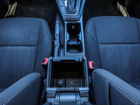 Used 2017 Ford Focus SE image 25