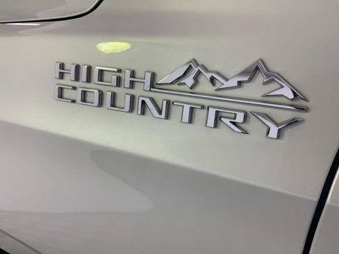 Used 2022 Chevrolet Tahoe High Country AWD/4WD image 15