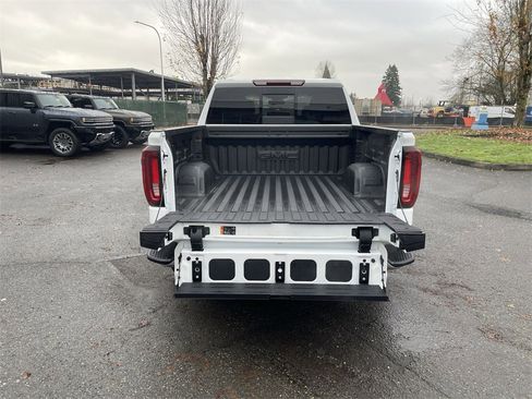 New 2026 GMC Sierra 1500 SLT image 27