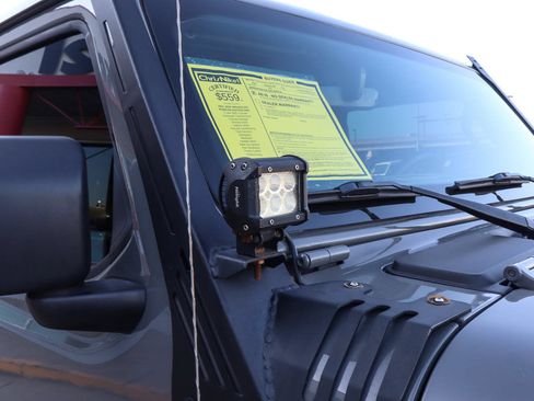 Used 2021 Jeep Wrangler Unlimited Rubicon AWD/4WD image 15