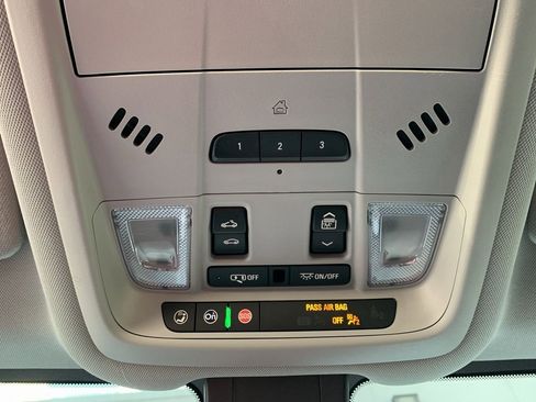 Used 2022 GMC Terrain SLT w/ Infotainment Package II image 31