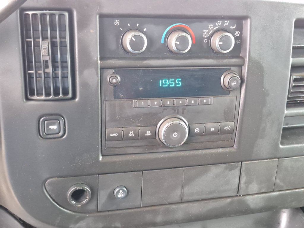 Used 2013 Chevrolet Express 2500 RWD image 17