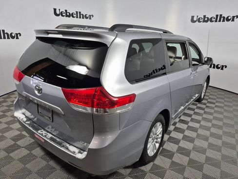 Used 2013 Toyota Sienna XLE image 5