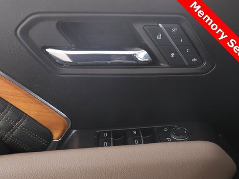 Used 2024 GMC Canyon Denali image 19