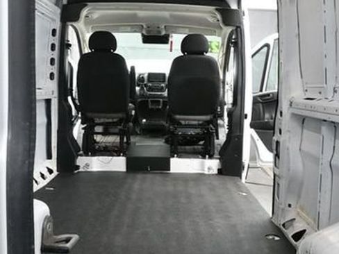Used 2023 RAM ProMaster 2500 FWD image 11