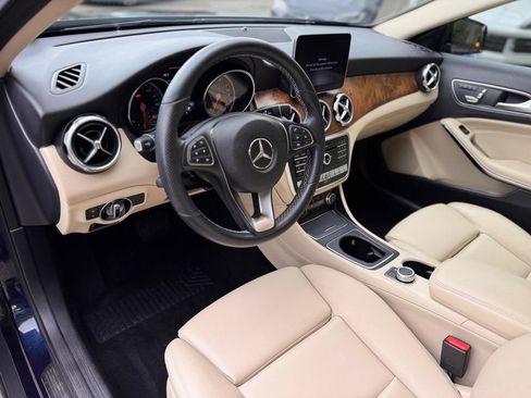 Used 2019 Mercedes-Benz GLA 250 4MATIC w/ Premium Package image 13