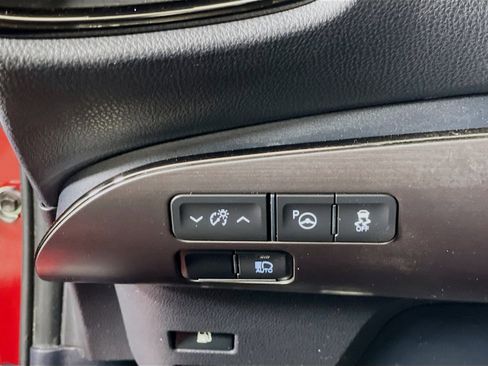 Used 2021 Toyota Prius image 17