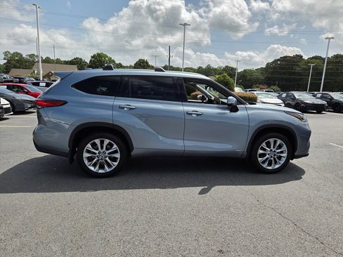 Used 2023 Toyota Highlander Limited AWD/4WD image 15