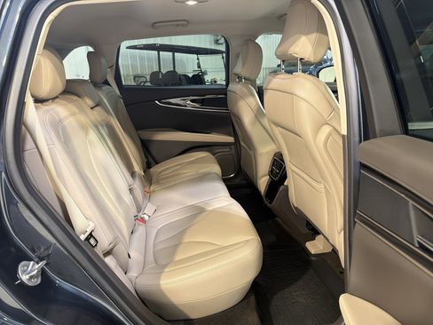 Used 2022 Lincoln Nautilus FWD w/ Premium Package image 11