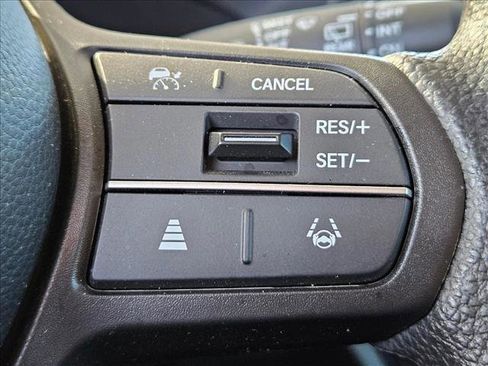 Used 2025 Honda HR-V LX image 11