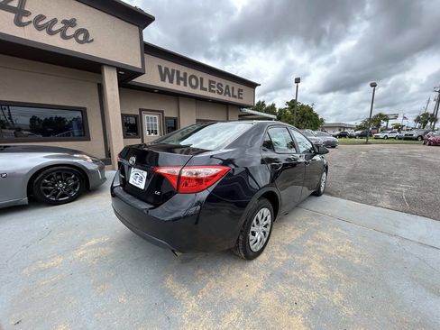 Used 2018 Toyota Corolla LE FWD image 4