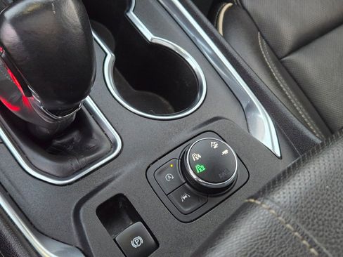 Certified 2022 Chevrolet Traverse Premier w/ Redline Edition image 32