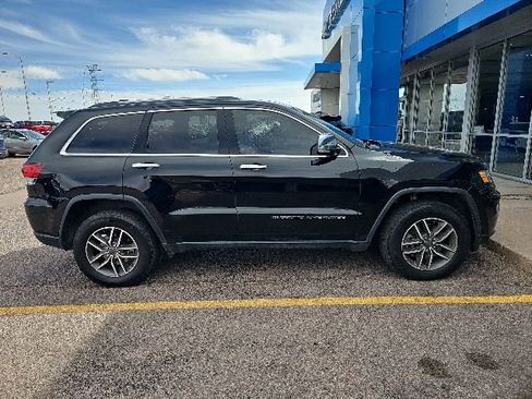 Used 2022 Jeep Grand Cherokee Limited AWD/4WD image 2