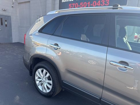 Used 2011 Kia Sorento LX w/ Convenience Pkg AWD/4WD image 9