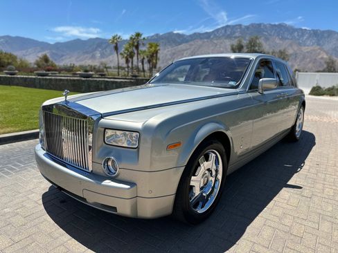 Used 2006 Rolls-Royce Phantom Sedan RWD image 2