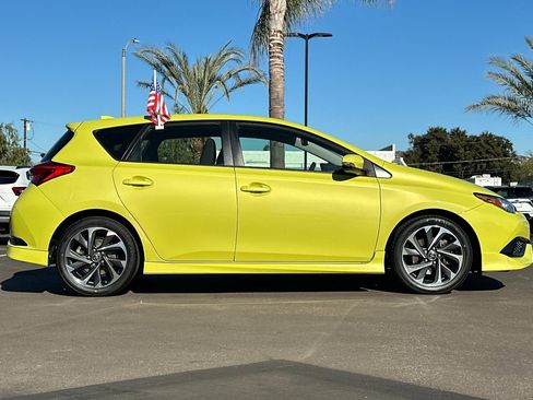 Used 2017 Toyota Corolla iM image 3