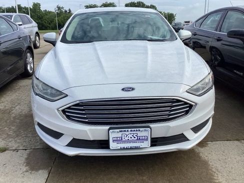Used 2018 Ford Fusion S FWD image 2