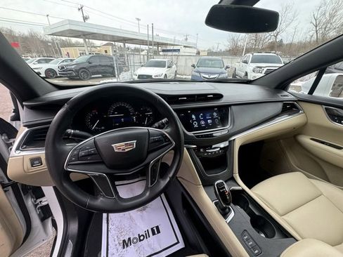 Used 2018 Cadillac XT5 Base image 18