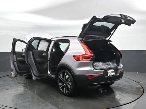 New 2026 Volvo XC40 B5 Ultra w/ Protection Package Premier image 47