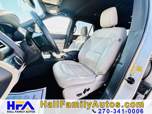 Used 2018 Ford Explorer Limited AWD/4WD image 9