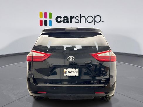 Used 2019 Toyota Sienna XLE w/ XLE Navigation Package AWD/4WD image 4