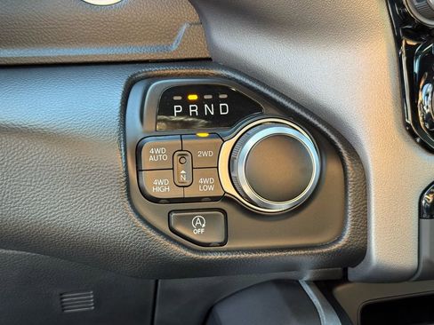 Used 2022 RAM 1500 Big Horn AWD/4WD image 36