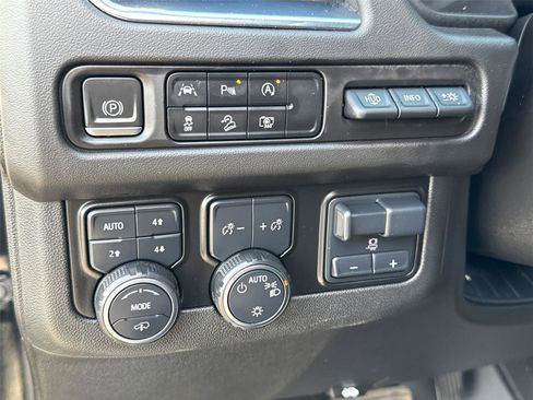 Used 2023 Chevrolet Tahoe High Country AWD/4WD image 27