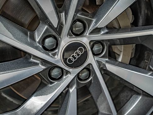 Used 2024 Audi Q5 2.0T Premium w/ Summer of Audi Package AWD/4WD image 11