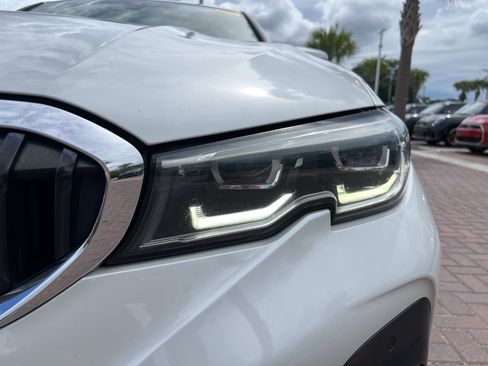 Used 2019 BMW 330i Sedan w/ M Sport Package RWD image 6