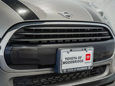 Used 2020 MINI Cooper 2-Door Hardtop FWD image 8