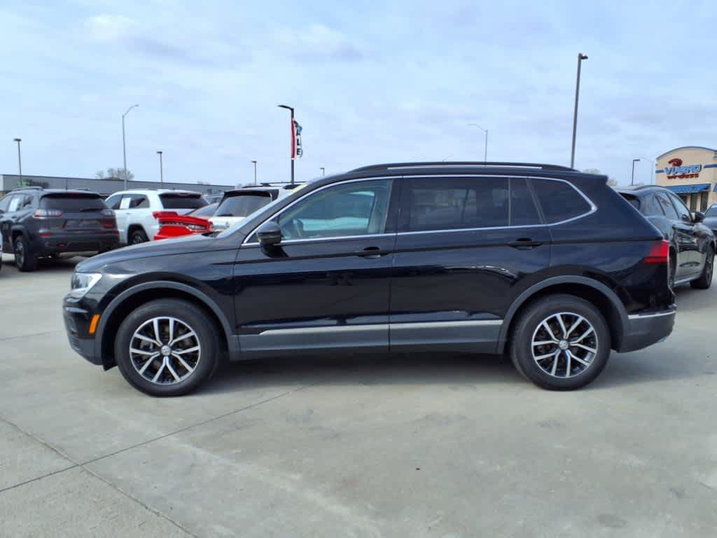 Used 2021 Volkswagen Tiguan SE FWD image 2