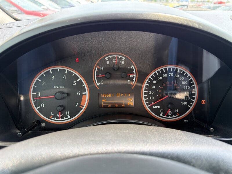 Used 2013 Nissan Titan S AWD/4WD image 22