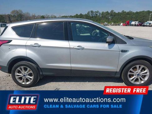 Used 2017 Ford Escape SE w/ SE Cold Weather Package image 11