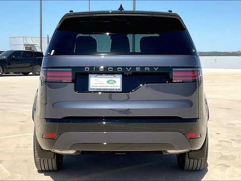 New 2025 Land Rover Discovery Dynamic SE image 4