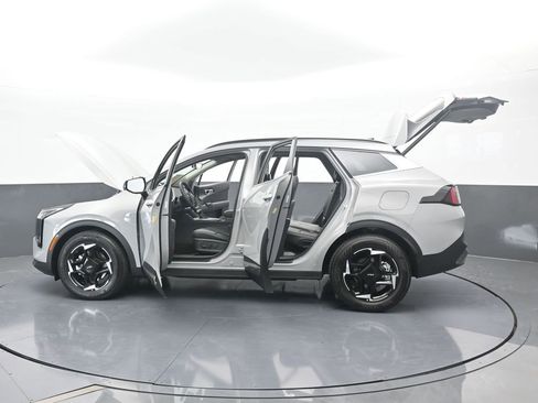 Used 2026 Kia Sportage EX w/ EX Panorama Roof Package image 75