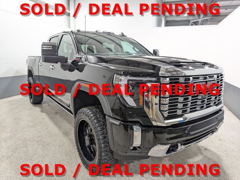 Used 2025 GMC Sierra 3500 Denali image 1