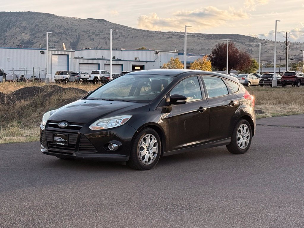 Used 2012 Ford Focus SE w/ SE Winter Pkg FWD image 7