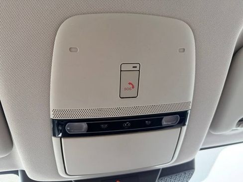 Used 2023 Nissan Ariya FWD image 19