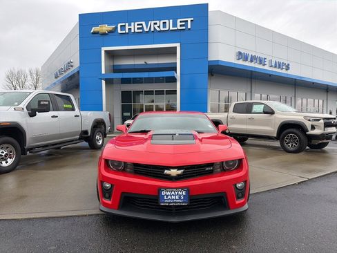 Used 2014 Chevrolet Camaro ZL1 w/ Gray Stripe Package image 8