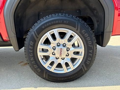 Used 2024 GMC Sierra 2500 SLT AWD/4WD image 11