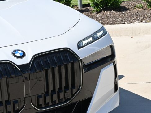 New 2026 BMW 740i xDrive AWD/4WD image 9