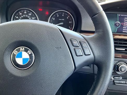 Used 2010 BMW 328i Sedan RWD image 17