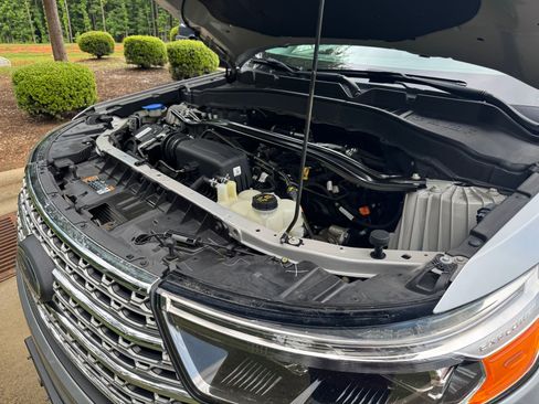 Used 2021 Ford Explorer Limited w/ Equipment Group 301A image 43