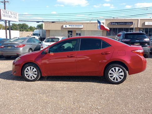 Used 2017 Toyota Corolla LE image 4